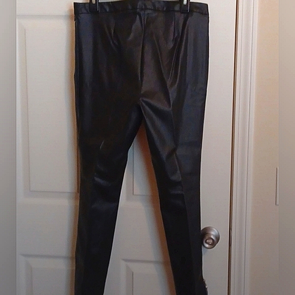 Nine West Black Imitation Vegan Leather Skinny Pants w/Leg Zippers, SZ L, NWOT - Picture 4 of 9